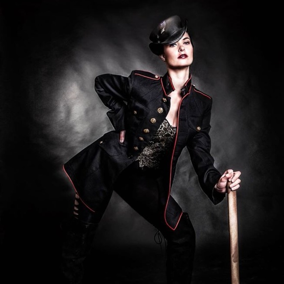 Meet your Posher, Carol - Picture 3 of 8